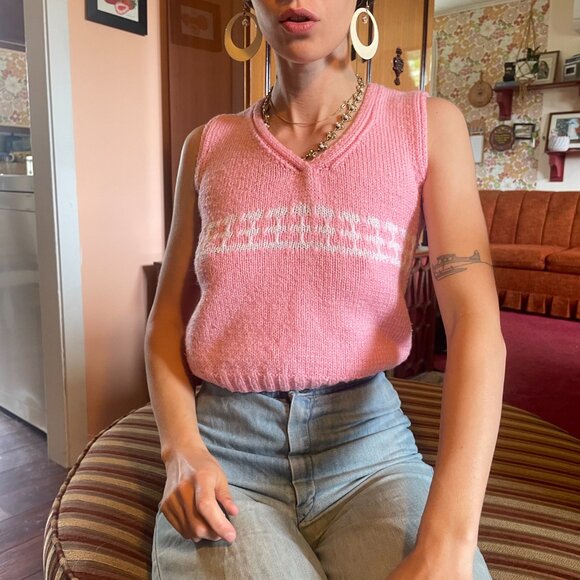 XXS 80s Handmade Pink and white v neck sweater vest! - Picture 2 of 13